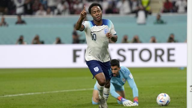 Piala Dunia 2022: Urusan Maling Kelar, Sterling Minta Izin ke FA Kembali ke Qatar